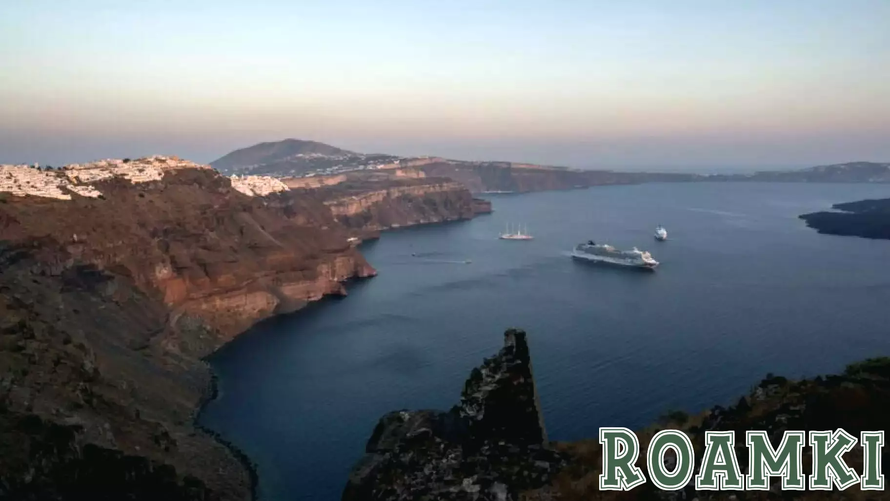 Surge in Volcanic Activity Triggers Emergency Meeting in Santorini